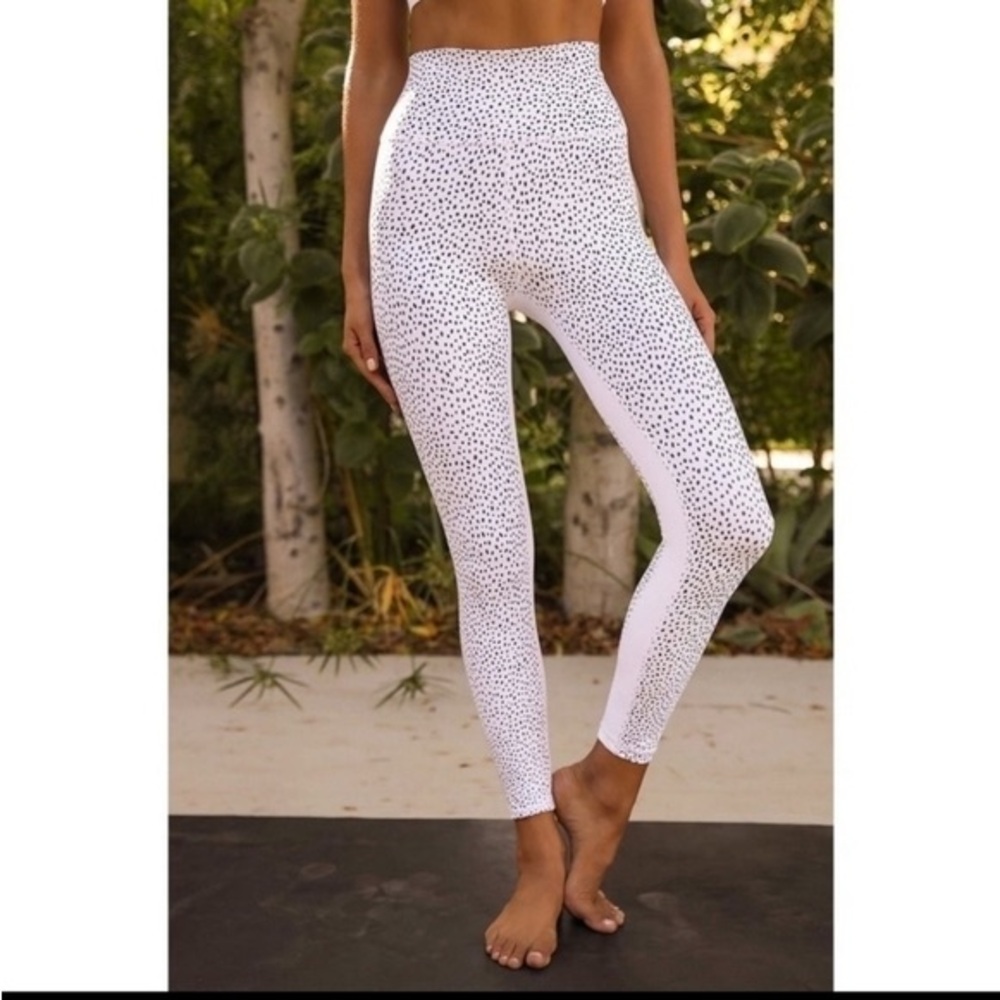 AllFenix Montana 7/8 White & Black Leggings Size Large